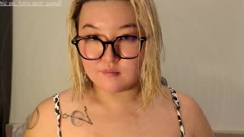 Snapshot of niatonoori chatting on November 2025 02:23:01 PM Kim online show from November 2025 02:23:01 PM