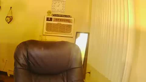 Snapshot of niccibaby chatting on October 2025 01:59:01 AM Nicci babyyy online show from October 2025 01:59:01 AM