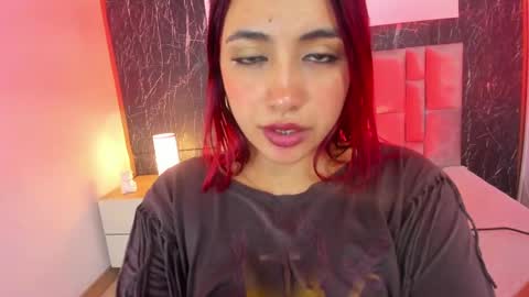 Nicolle  online show from December 2024 04:27:01 PM