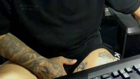 Snapshot of nicepussyandcock chatting on October 2025 11:15:01 PM Camila And Steeven online show from October 2025 11:15:01 PM