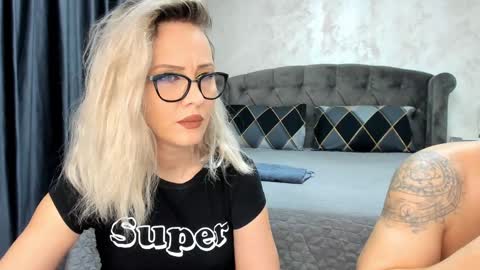 Sophie online show from January 2025 07:04:01 AM