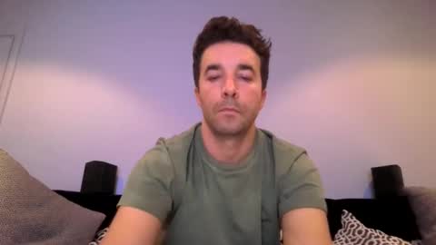 Snapshot of niciboi chatting on December 2024 01:04:02 AM James online show from December 2024 01:04:02 AM