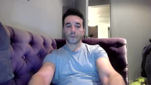 Snapshot of niciboi chatting on February 2025 11:04:02 PM James online show from February 2025 11:04:02 PM