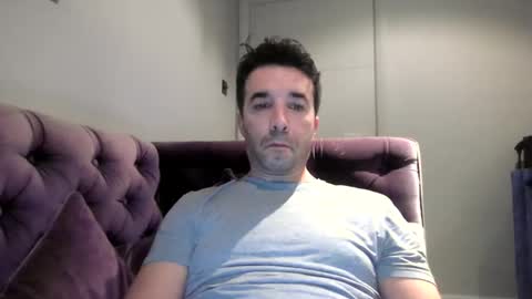 Snapshot of niciboi chatting on March 2025 10:42:01 PM James online show from March 2025 10:42:01 PM