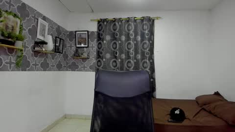 nick_nova online show from November 2025 01:14:02 PM