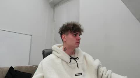 NICK PHILLIP online show from November 2025 01:46:01 PM