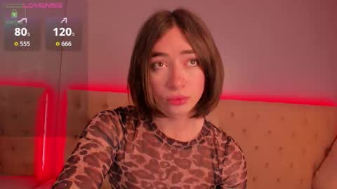 Nickie online show from November 2025 05:45:02 PM