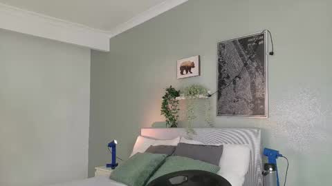 NICKI FOX  online show from October 2025 07:34:01 PM