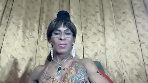 Snapshot of nicklamama chatting on November 2025 11:54:02 PM softnickla online show from November 2025 11:54:02 PM