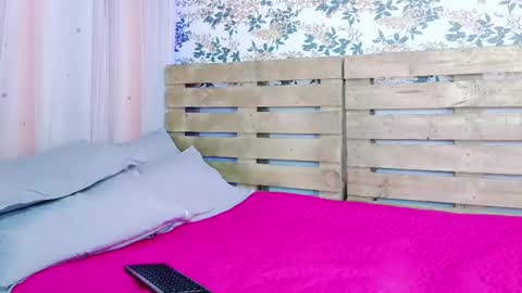 Snapshot of nicky_oli chatting on January 2025 12:41:02 PM nicky_oli online show from January 2025 12:41:02 PM