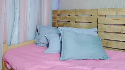 Snapshot of nicky_oli chatting on February 2025 07:29:01 PM nicky_oli online show from February 2025 07:29:01 PM