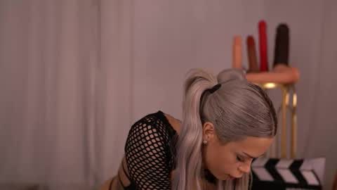 Nicky online show from September 2025 05:40:02 PM