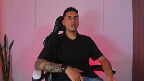 Nicky  online show from September 2025 08:03:01 PM