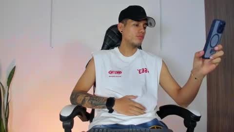 Nicky  online show from October 2025 12:15:02 PM