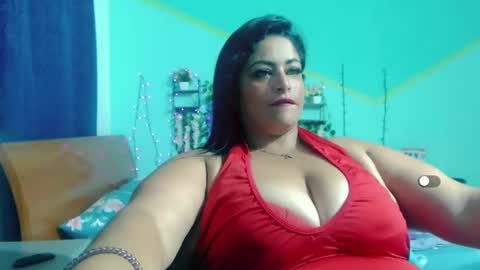 nickyribeiro online show from February 2025 10:54:01 PM