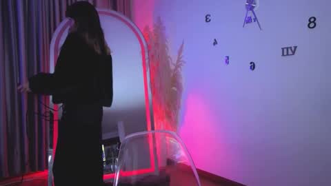 Nicky online show from November 2025 10:32:02 PM