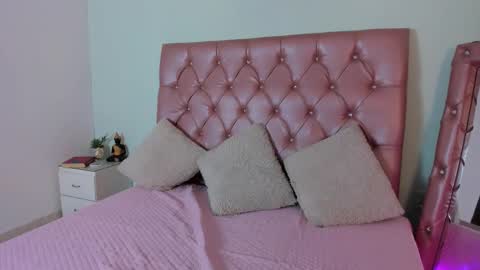 Snapshot of nicol_rosee chatting on November 2025 01:06:01 AM SOFIA online show from November 2025 01:06:01 AM