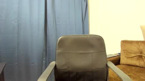 Snapshot of nicol_western chatting on January 2025 09:30:02 PM Nicol online show from January 2025 09:30:02 PM