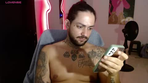 nicolas online show from January 2025 02:41:01 AM