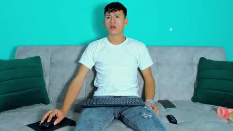 nicolastorres__ online show from November 2025 02:43:02 AM