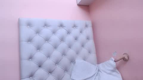 Nicolay online show from September 2025 12:10:01 AM