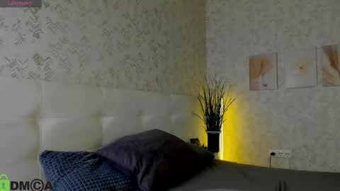 Snapshot of nicole_charm chatting on October 2025 08:18:01 PM GMT7TueWedThSu 0300am-0900am. Sa 1000am-0400pm online show from October 2025 08:18:01 PM