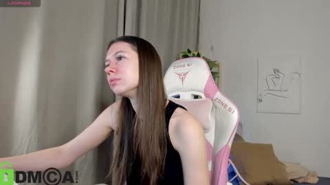 Snapshot of nicole_charm chatting on October 2025 07:58:02 PM GMT7TueWedThSu 0300am-0900am. Sa 1000am-0400pm online show from October 2025 07:58:02 PM