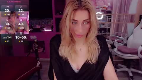 Nicole online show from October 2025 11:36:01 PM