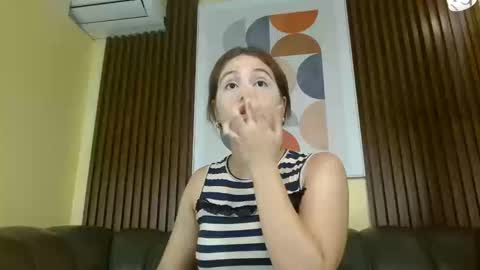 Nicole Ramires online show from September 2025 03:26:01 PM