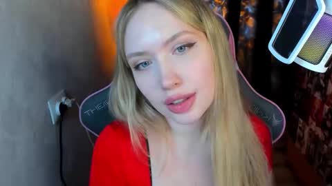 Nicole online show from November 2025 03:14:02 PM