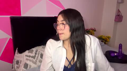 Snapshot of nicole_wc chatting on September 2025 04:28:01 AM Nicole online show from September 2025 04:28:01 AM