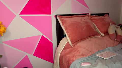 Snapshot of nicole_wc chatting on September 2025 04:17:01 AM Nicole online show from September 2025 04:17:01 AM