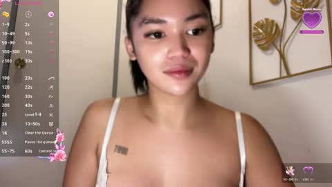 NICOLE online show from October 2025 05:23:02 PM