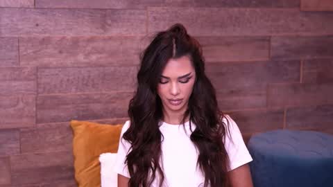 Nicole online show from October 2025 07:29:01 AM