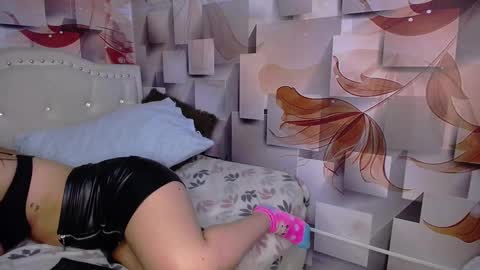 nicolee millerr online show from January 2025 02:39:01 PM