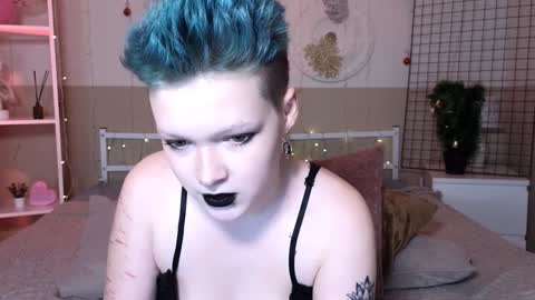 Nicole online show from December 2024 12:46:02 PM