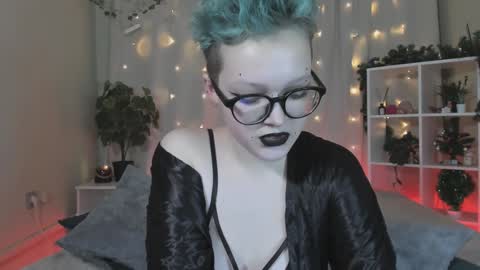 Nicole online show from January 2025 08:44:01 PM