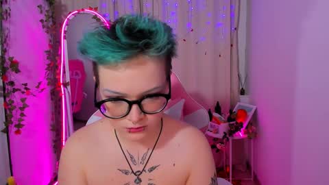 Nicole online show from February 2025 12:18:01 AM