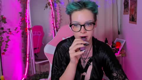 Nicole online show from February 2025 03:19:01 AM