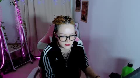 Nicole online show from February 2025 12:31:02 AM