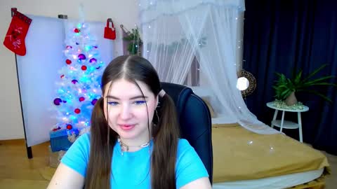 nicolefoxery online show from December 2024 06:17:02 PM