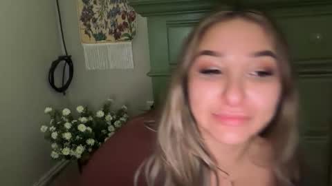 Snapshot of nicolelovesyou444 chatting on November 2025 04:50:01 PM nicolelovesyou444 online show from November 2025 04:50:01 PM