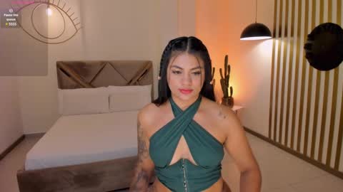 Nicole Sanz online show from February 2025 01:17:02 PM