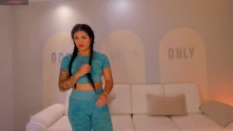 Nicole Sanz online show from March 2025 10:00:02 AM