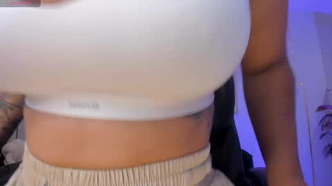 Nicole Sanz online show from September 2025 09:53:02 AM