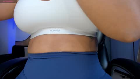 Nicole Sanz online show from September 2025 09:57:02 AM