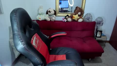 Nicolettcolin  online show from December 2024 11:24:01 PM