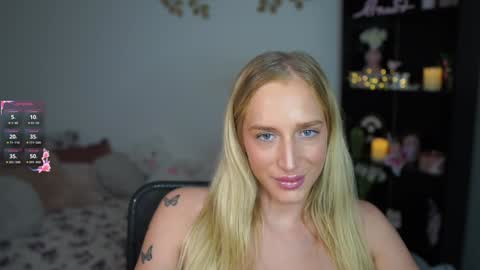 nicolette__shea_ online show from December 2024 02:04:01 PM