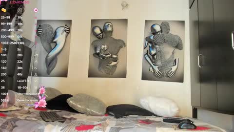 nicolle_hanks1 online show from March 2025 01:25:02 AM