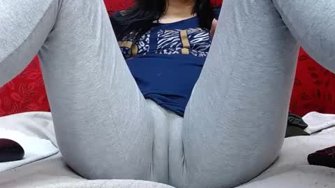 NICOLLE online show from October 2025 10:18:02 PM